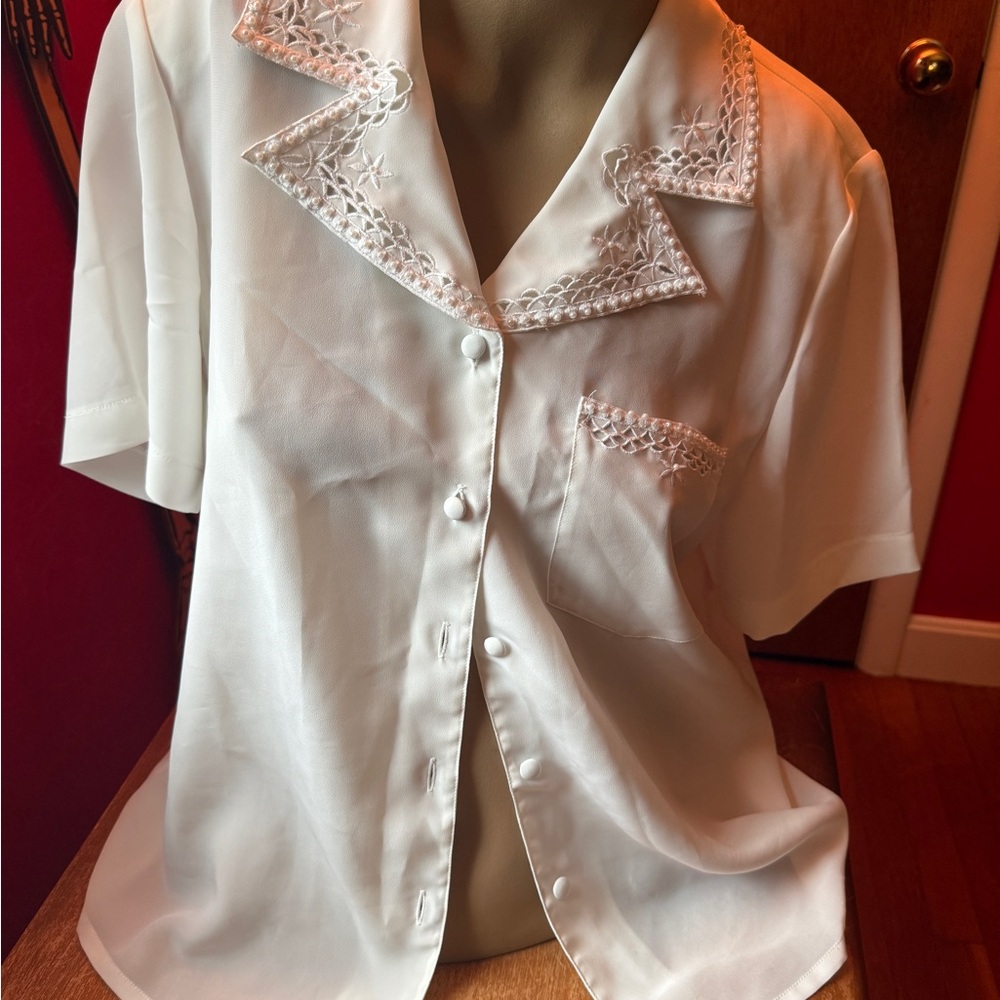 Vintage Elegant White Beaded Embroidered Women's Blouse - Picture 2 of 7